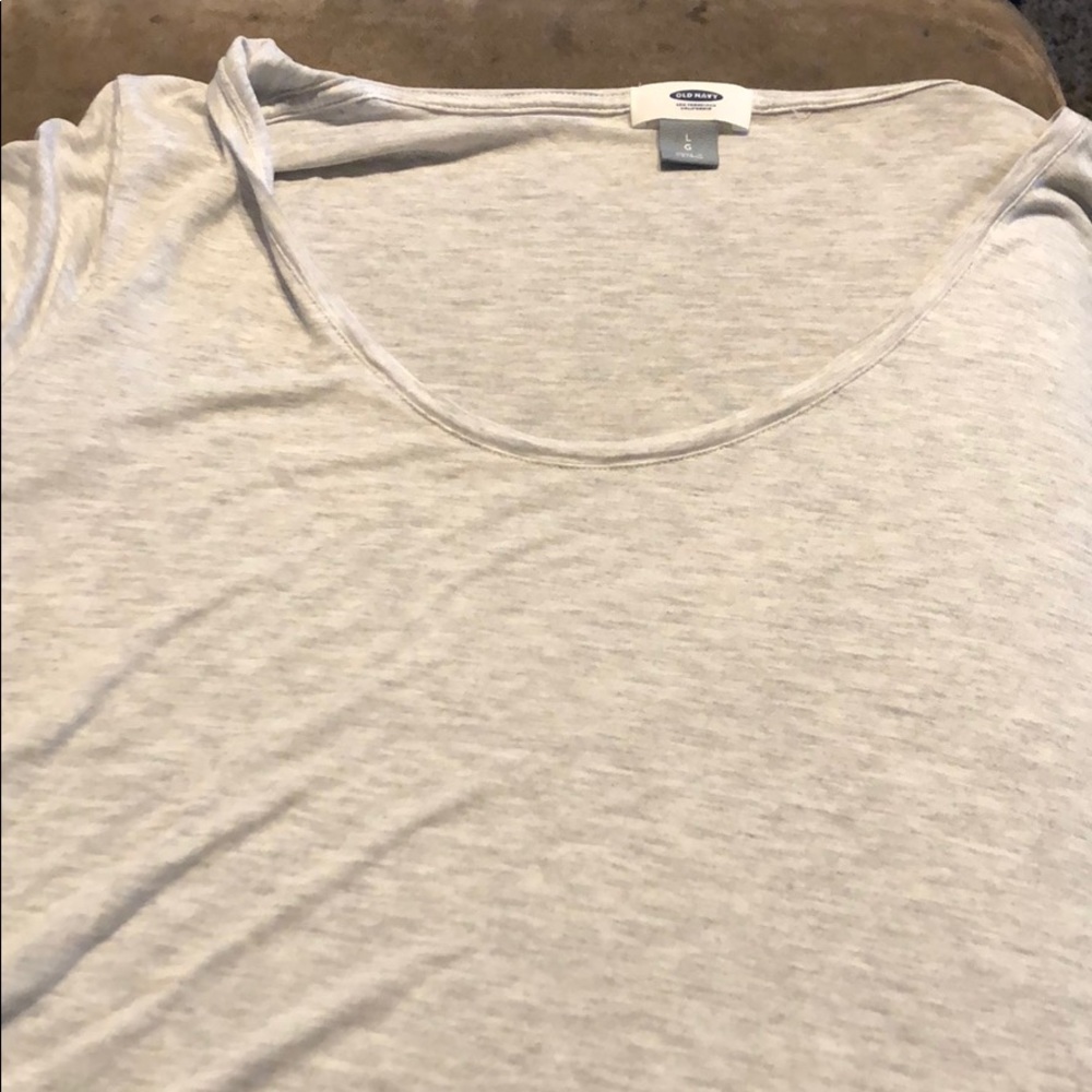 Old navy grey shirt